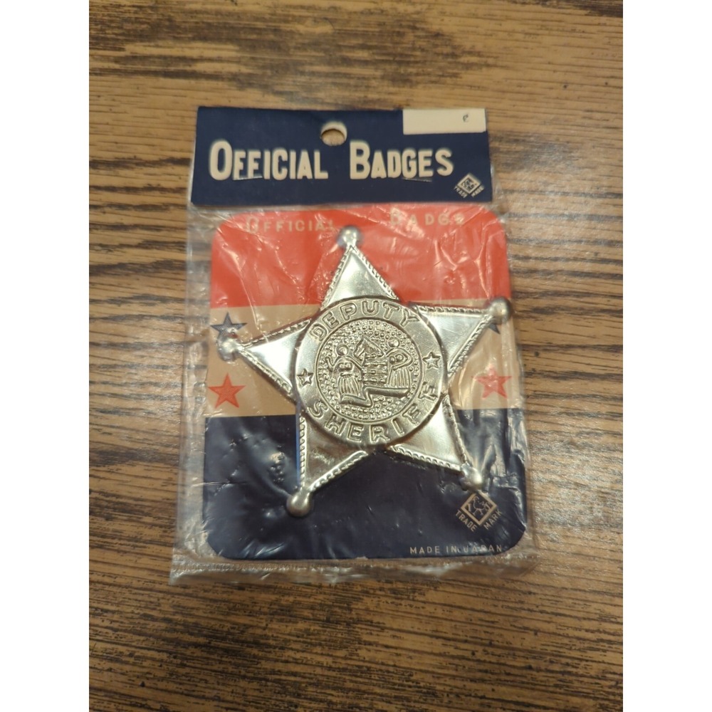 Vintage Old Novelty Brooch Deputy Sheriff Badge Tin‎ Toy Japan on Original Card